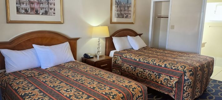 Holiday Motel Oakdale Hotels in Stanislaus County