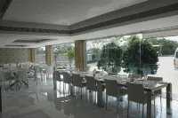 Grande Bay Resort and Spa Mamallapuram - breakfast