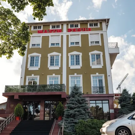 Maxim Pasha Hotel