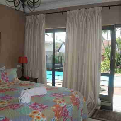 De Charmoy Riverside Rooms