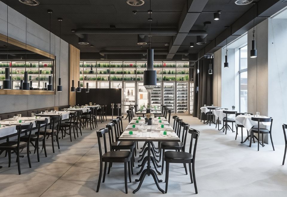 1. 플래시드 호텔 ..