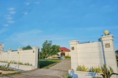 Collection O 91488 Hotel Lingkarsut Jeneponto Отели в г. Binamu