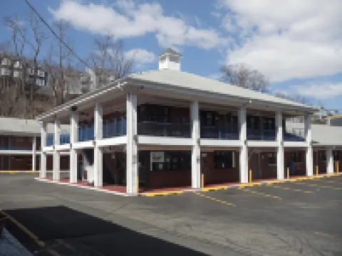 Days Inn by Wyndham Elmsford / White Plains Hotels in Greenburgh