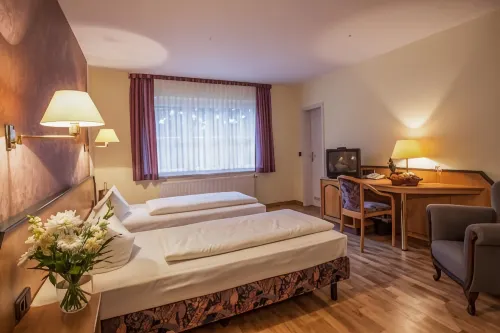 Waldseehotel Wirchensee Hotels in Treppeln