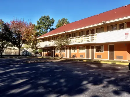 Americas Best Value Inn and Suites Little Rock