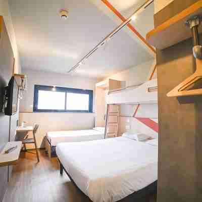 Ibis Budget Poitiers Site du Futuroscope Rooms