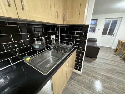 2 Bedroom House Pristine and Comfortable
