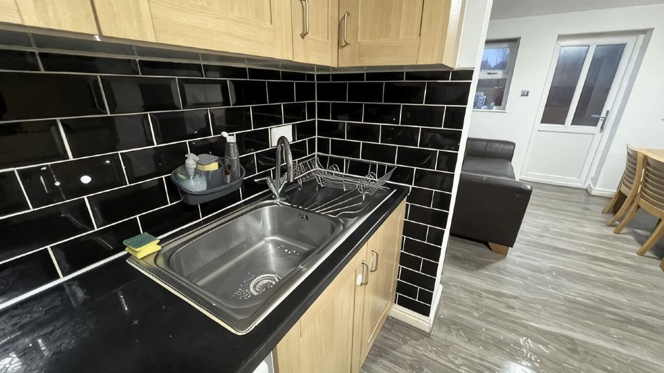 2 Bedroom House Pristine and Comfortable