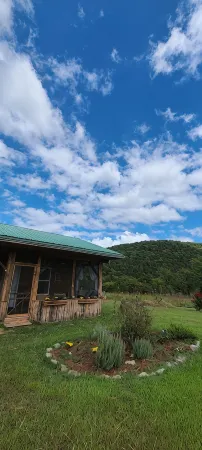 Riverside "Barndominium" w/ easy access to water Отели в г. Carroll County