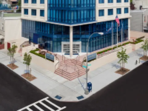 Vista LIC Hotel, BW Premier Collection Hotels near Melrose Ballroom