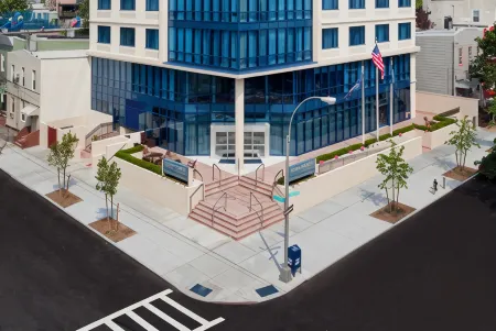 Vista LIC Hotel, BW Premier Collection Отели рядом с достопримечательностью «Музеум оф Мовинг Имедж»