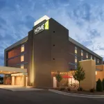 Home2 Suites by Hilton Milwaukee Brookfield Các khách sạn ở Pewaukee