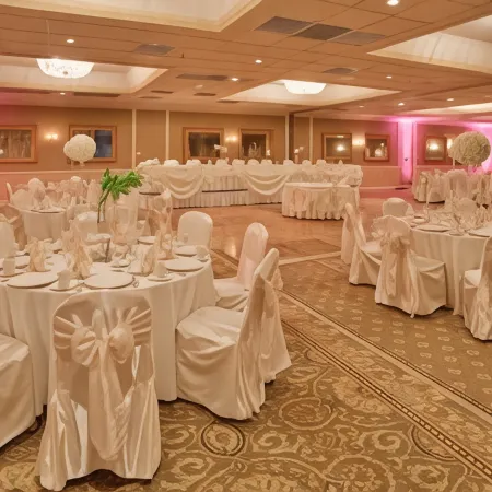 Clayton Plaza Hotel & Extended Stay Отели рядом с достопримечательностью «Лесопарк»