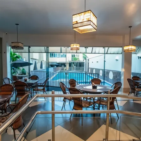 Hotel 365