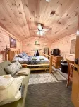 Little O'L Town-Cozy Rustic Western Town, private cabins. Great for GROUPS! Hotels in Eden Township