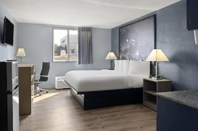 Super 8 by Wyndham Fort Wayne Hotels near Allen County Public Library - Main