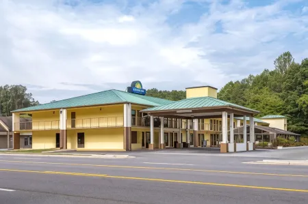 Days Inn by Wyndham Murphy