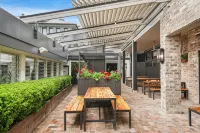 Grand Hotel and Studios - parking