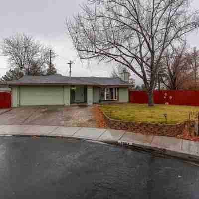 Family 4BR Home With Patio by Willowcreek Park Hotel Exterior