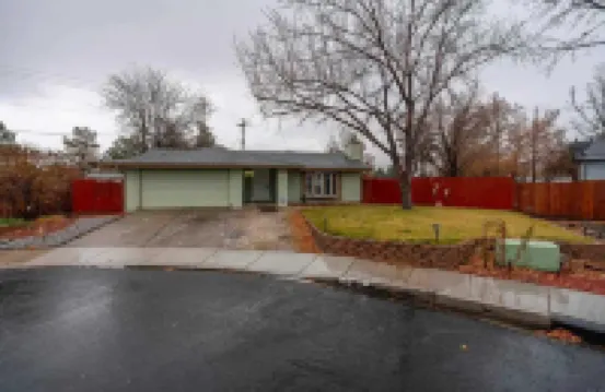 Family 4BR Home With Patio by Willowcreek Park