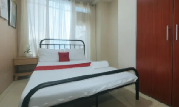 RedDoorz @ Yssa Ademar near Robinsons Jaro