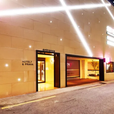 Jinju Hotel Seven