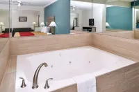 Econo Lodge Inn & Suites Port Arthur Near Sabine Pass