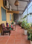Tiny Garden House Cat Ba