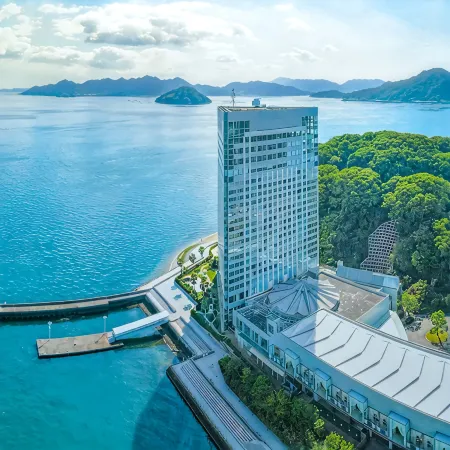 Grand Prince Hotel Hiroshima Отели рядом с достопримечательностью «Спа-комплекс The Blue»