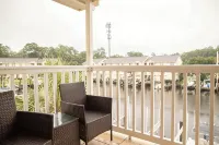 Harbor Landing - Water Views! Pool & hot tub - 2be/2ba condo in Ocean Springs! - 3 stjerner