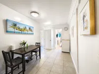 622- 1 bedroom 1 bathroom suite with TV, Private Bath & Kitchenette - Bungalows
