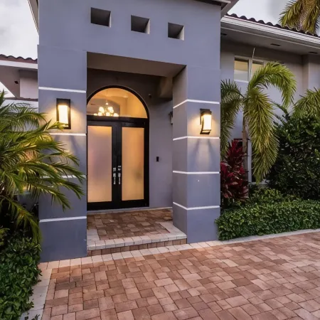 "Luxury waterfront mansion with large pool" Near clear water & sandy beaches !