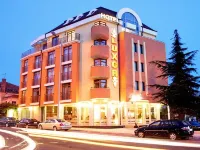 Hotel Luxor Hotels near Baba Ganka Square