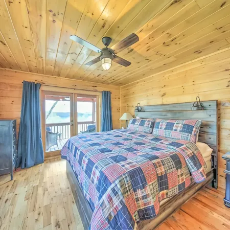 Mountain views, hot tub, pet friendly