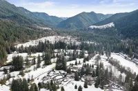 Mid-Century Escape | Mt Hood Resort | Views + Pets
