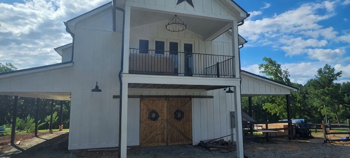 Charming 3-bedroom farmhouse in wonderful Seneca with Sunset views over the farm Hoteles en Condado de Oconee