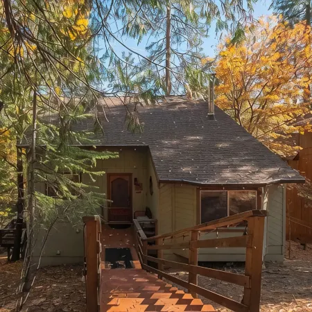 Arnold Getaway with lake access