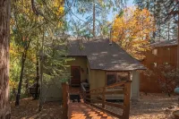 Arnold Getaway with lake access