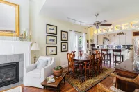 Elegant 3-bedroom Victorian house in Denver's Lower Highlands - 방갈로
