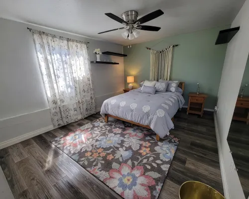 Spacious Home Away from Home AND guest house Ξενοδοχεία στην πόλη La Mesa