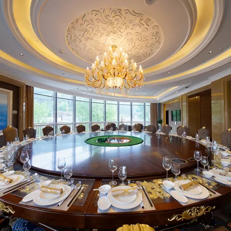 Zunyi Meitan Tianhu International Hotel (the world's first pot of tea culture park)