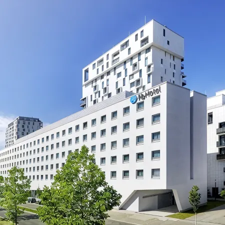 H2 Hotel Duesseldorf City Отели рядом с достопримечательностью «Музей Кунст Паласт»