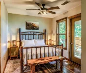 Elegant Mountain Escape - Luxe Cabin w/ Hot Tub, Firepit & Dog Friendly - 4-Star