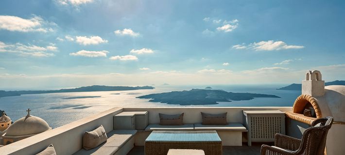 Villa Dakoronia•Stunning caldera view Private Pool Hotels in Fira