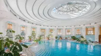 Monte-Carlo Bay Hotel & Resort - ติดทะเล