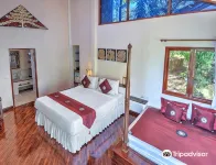 Khanom Hill Resort