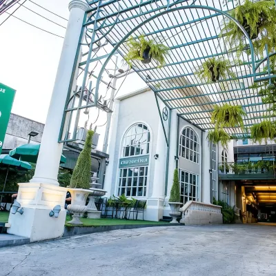 โรงแรมคลับ ทรี โรงแรมใกล้หาดชลาทัศน์