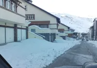 Apartamentos Las Tuyas 3000