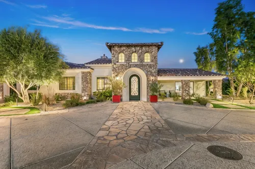 Luxury+deals,Cinema,Basketball,Volleyball, Pickleball, Putting Green,Ping Ping
