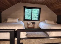 Beautiful Coeur d'Alene River  Waterfront Cabin - 4-Star